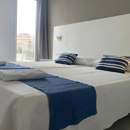 Es Nautico Aparthotel 2*