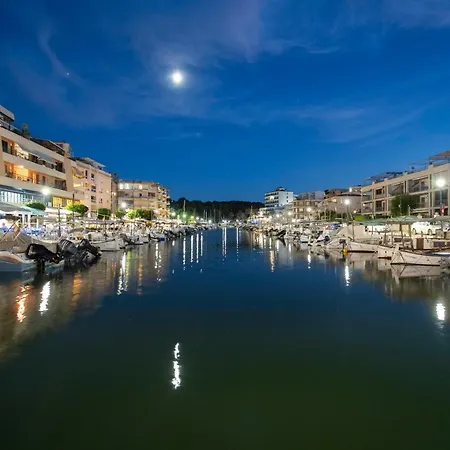 Aparthotel Es Nautico 2*