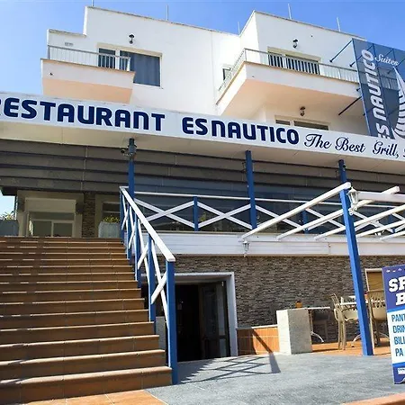 Es Nautico מלון דירות 2*