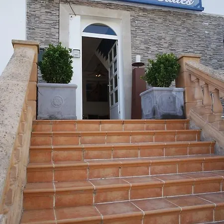Es Nautico מלון דירות