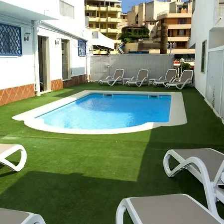מלון דירות Es Nautico 2*
